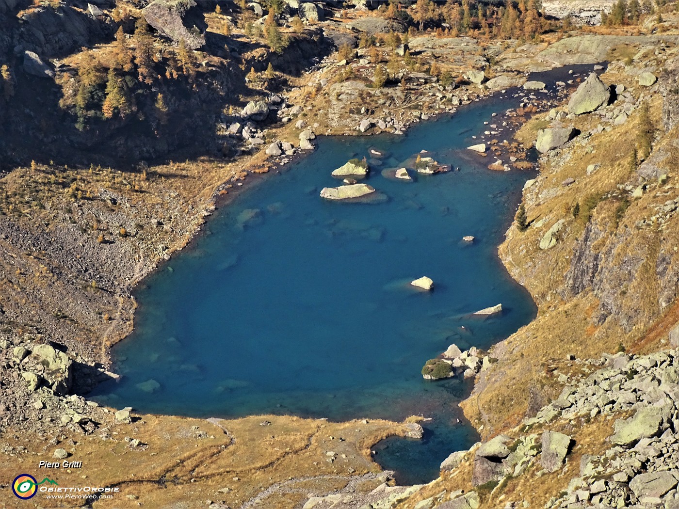 37 Zoom sul bellissimo Lago Zarcone, naturale .JPG